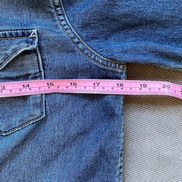 NWT Kids size M snap denim shirt. Super soft and stretchy - Picture 5 of 7